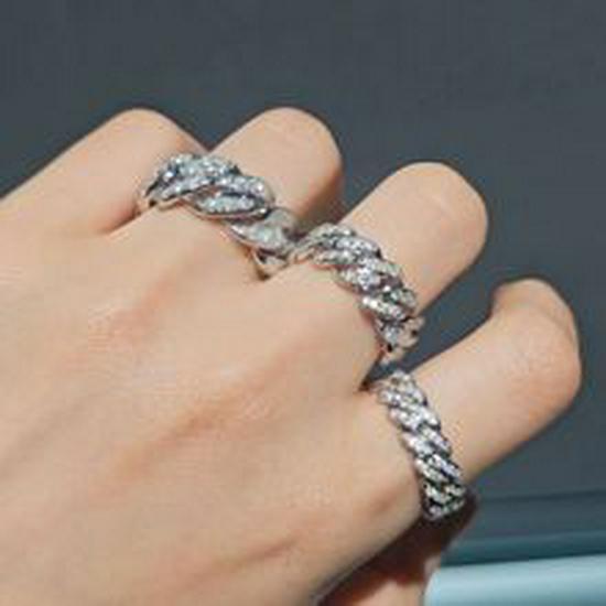 925 Sterling Silver 3 Carat Moissanite V-Shaped Engagement Ring Set, Light Luxury Women’s Wedding Band.