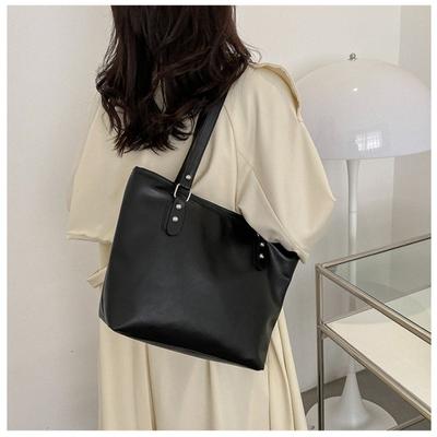 Sieviešu somas – Somas ar īsiem rokturiem