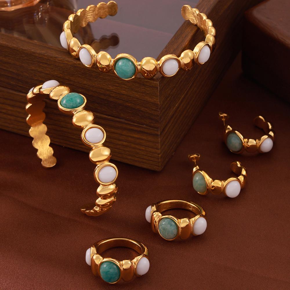 

Vintage Gold-Plated Oval Stone Bangle & Ring Set for Women