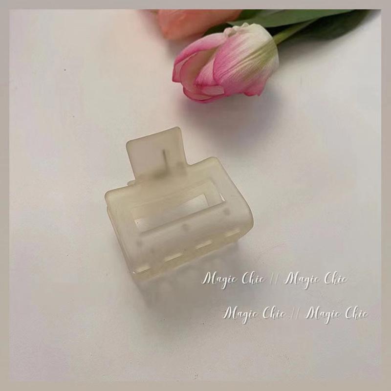 Korean Blue & White Sweet Temperament Shark Hair Clip