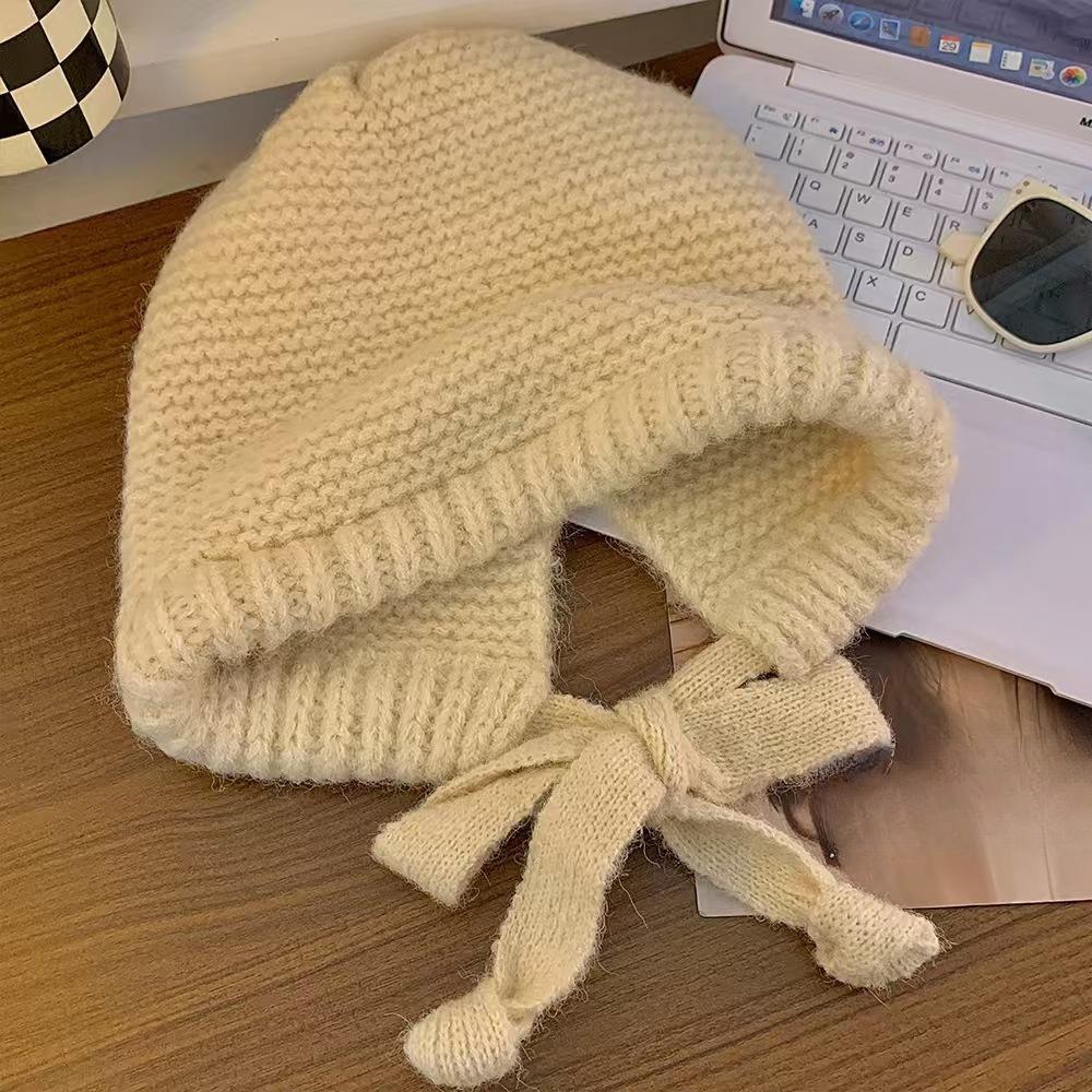 Dual Purpose Hat for Women In Autumn and Winter Warm and Versatile Woolen Hat with Straps and Piles Sweet and Versatile Ear Protection
