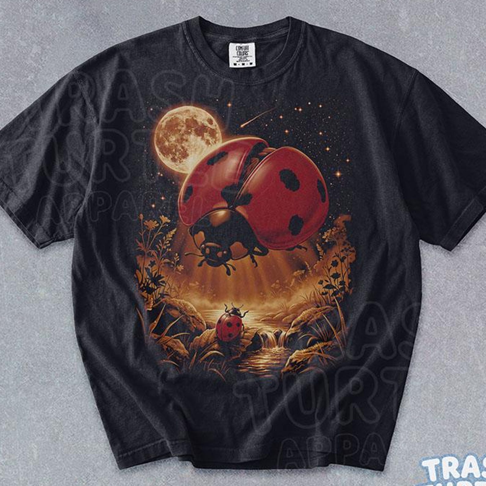 Ladybug Moon Shirt Retro Insect Lover TShirt Wildlife Moon T-shirt Nature Ladybug Graphic Gift Tee L