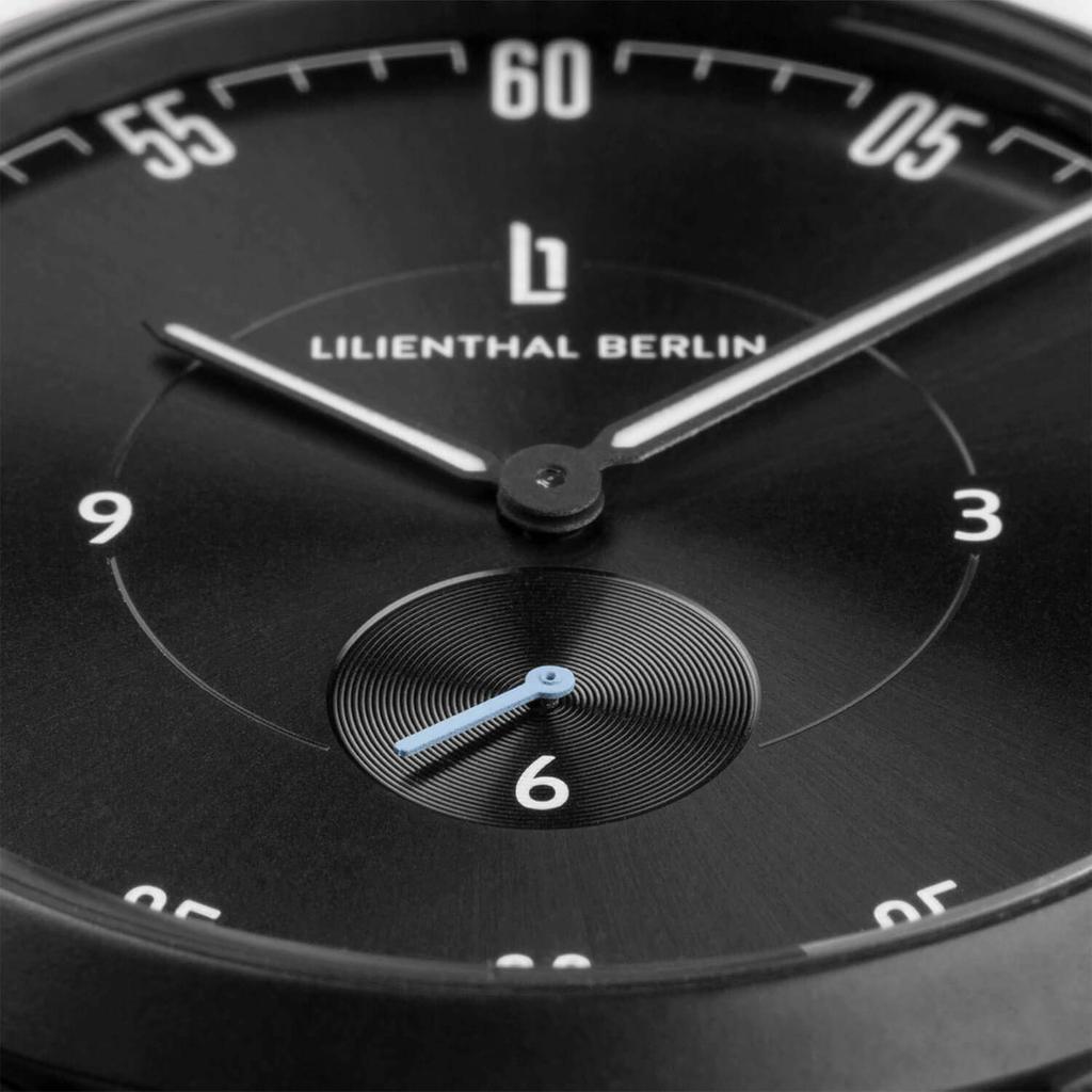 Zegarek Lilienthal Berlin z małą sekundą, Wyprodukowano w Niemczech, L01-207-B004C