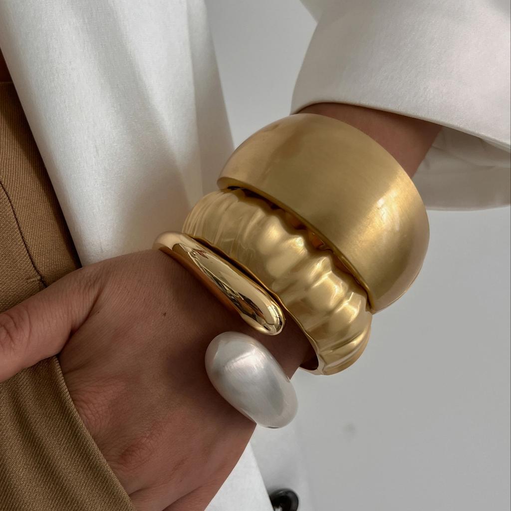 SHIXIN 6 Stile Neue Unregelmäßige Geometrische Federarmreifen für Damen Hip Hop Design Goldfarbe Offener Manschettenarmreif Unisex Herrenschmuck