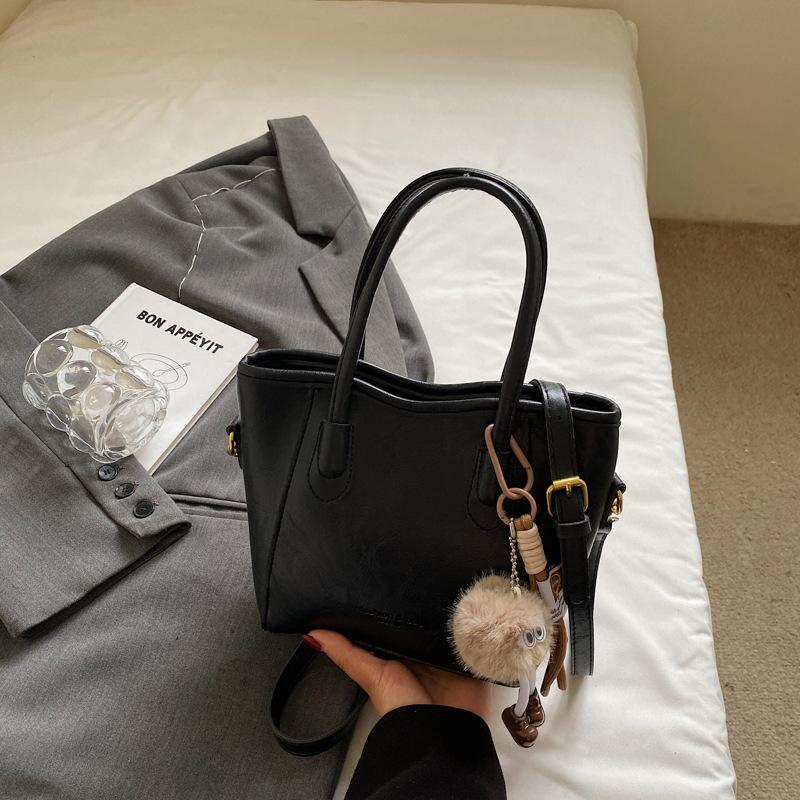 Fashion Portable Tote Bag Versatile Shoulder Women's Bag Premium Messenger Bag Casual Retro Bucket Bag