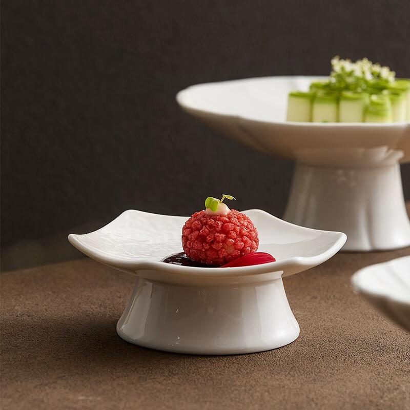 Nordic High-Footed Ceramic Fruit & Dessert Plate