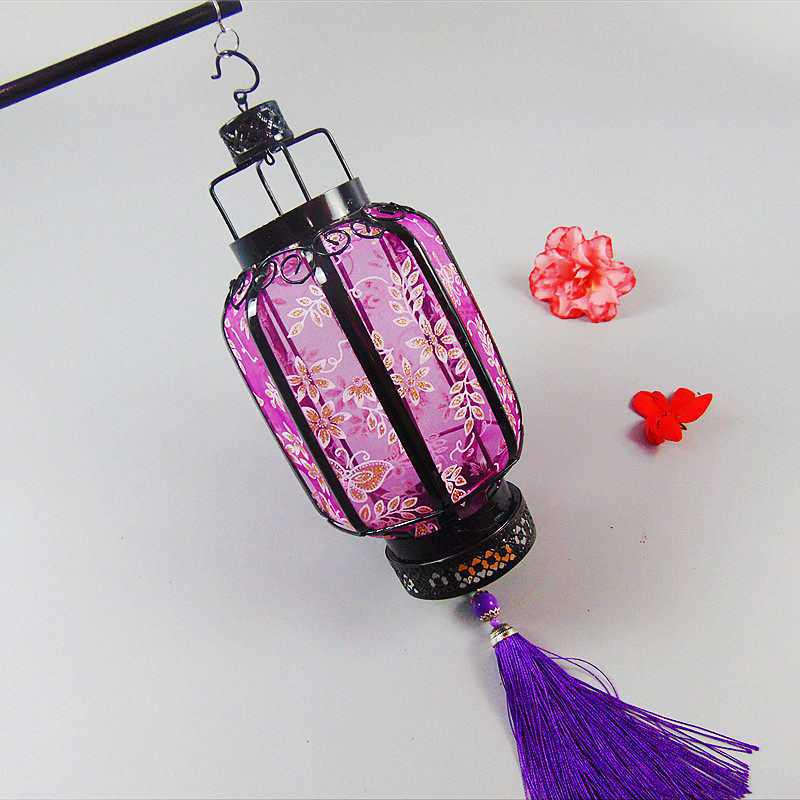 Hanfu Style Antique Handheld Lantern - Iron Art, Luminous Palace Lantern, Chinese Style Photography Prop, Flower Design