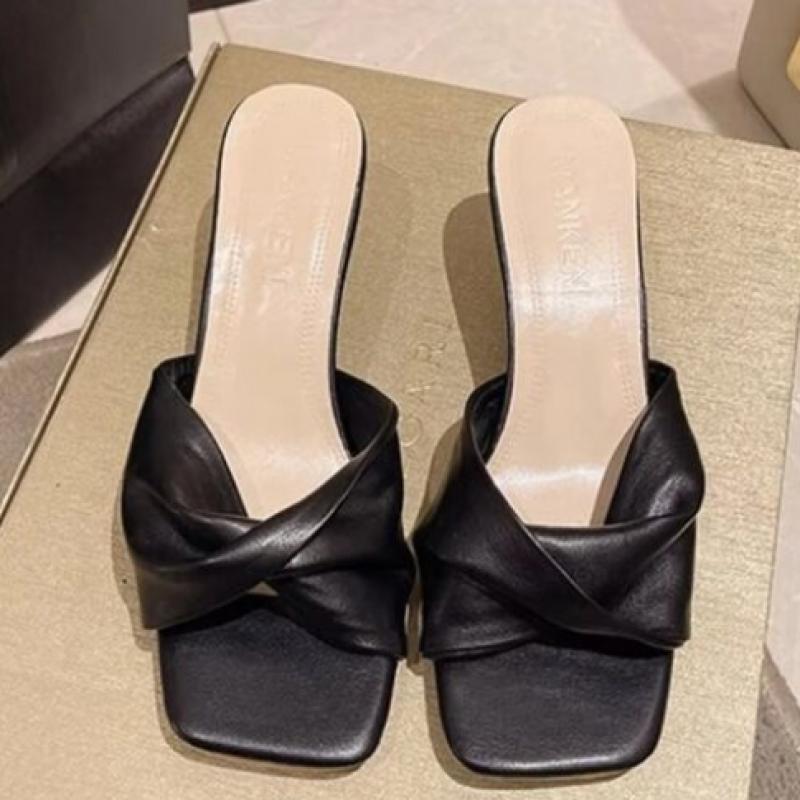 New Arrivals Open Run Women Bow Design Low Heel Square Toe Sandals