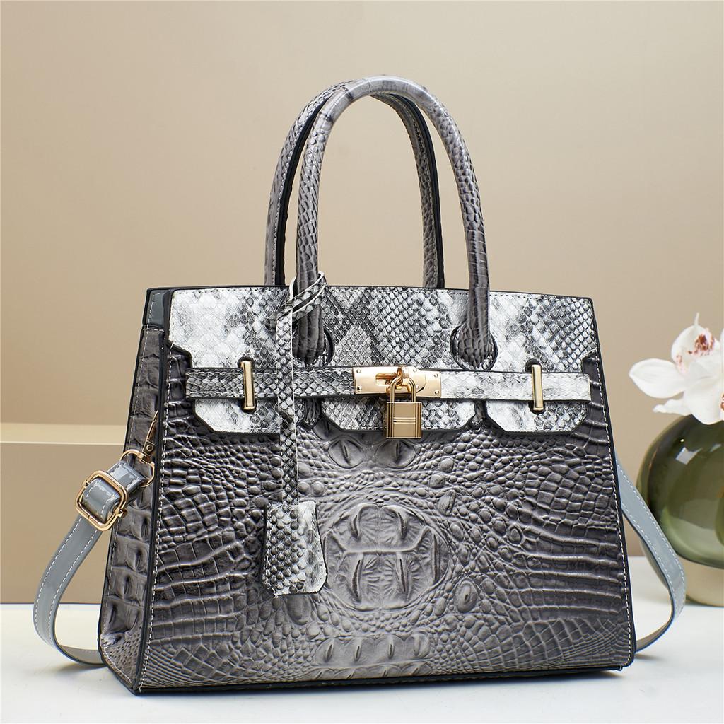 Fashion Color Blocked Gold Buckle Decor Crocodile Texture Women Shoulder Bag For Daily Carry