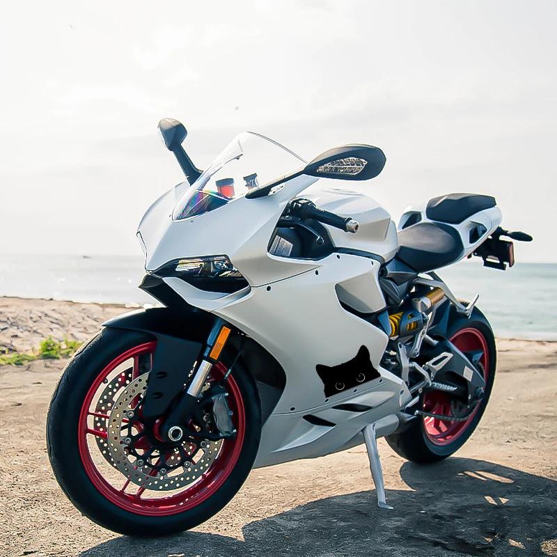 1 Piece Hot Car Sticker Accessories Poor Cat Is Stealing with Big Eyes Watch Vinyl Car Styling Cover Waterproof PVC