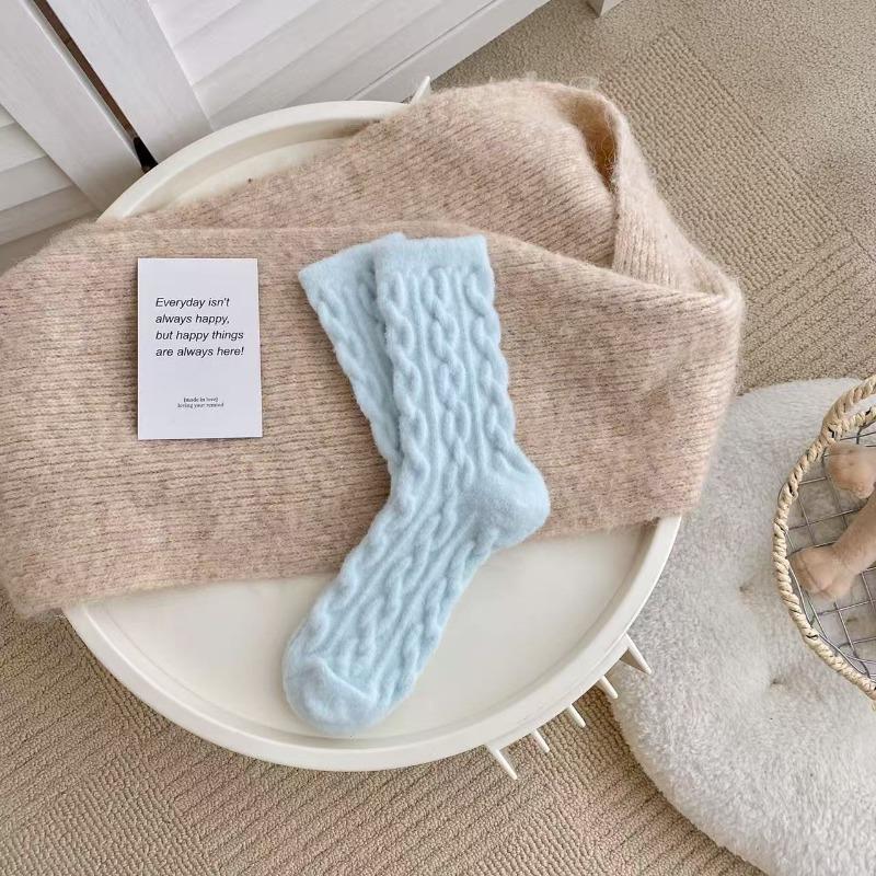 Autumn and Winter Socks Women's New Twist Solid Color Sleep Socks Australian Velvet Thickened Warm Home Floor Plush Socks
