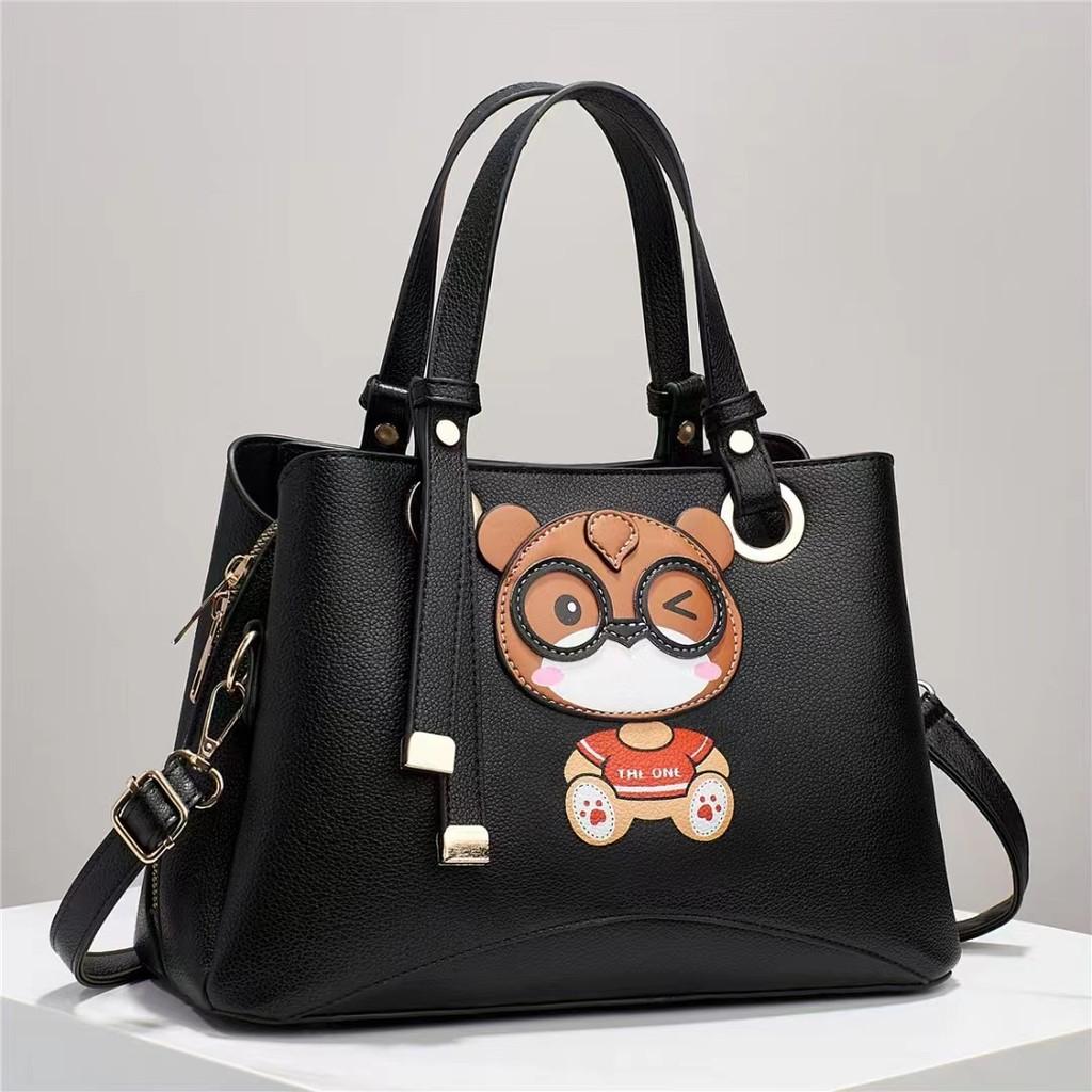 Fashionable Women s Cartoon Handbag Large Capacity Casual Shoulder Bag In Black White Red чёрный