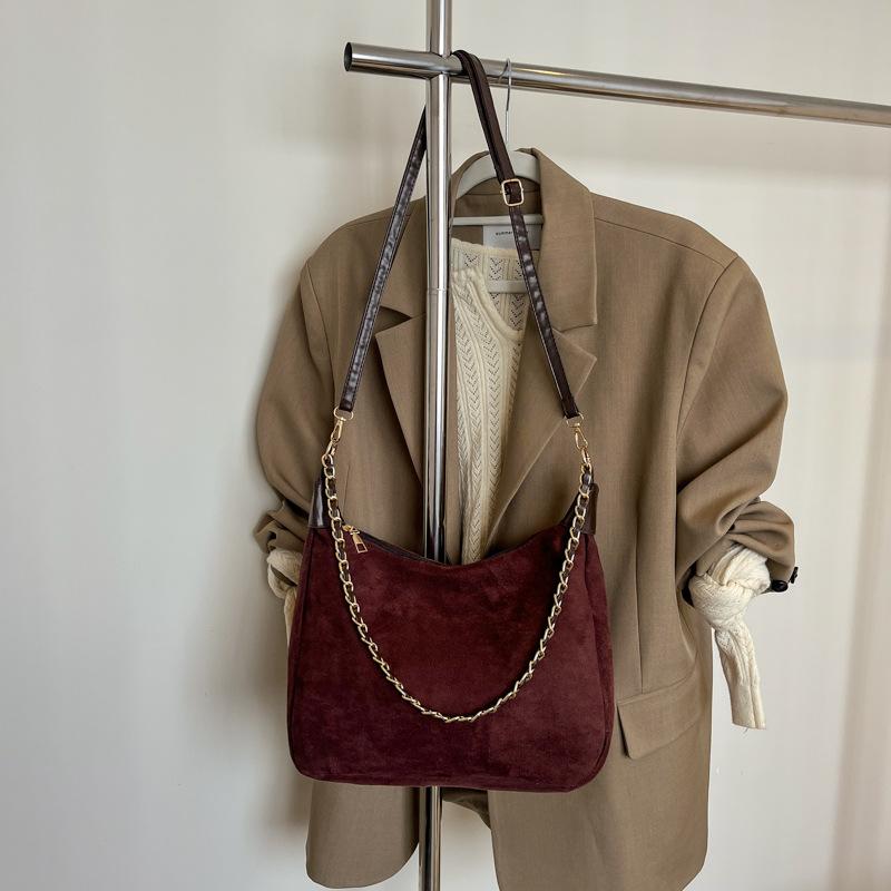 

2025 popular large-capacity autumn and winter matte simple casual tote bag women s versatile commuter shoulder bag