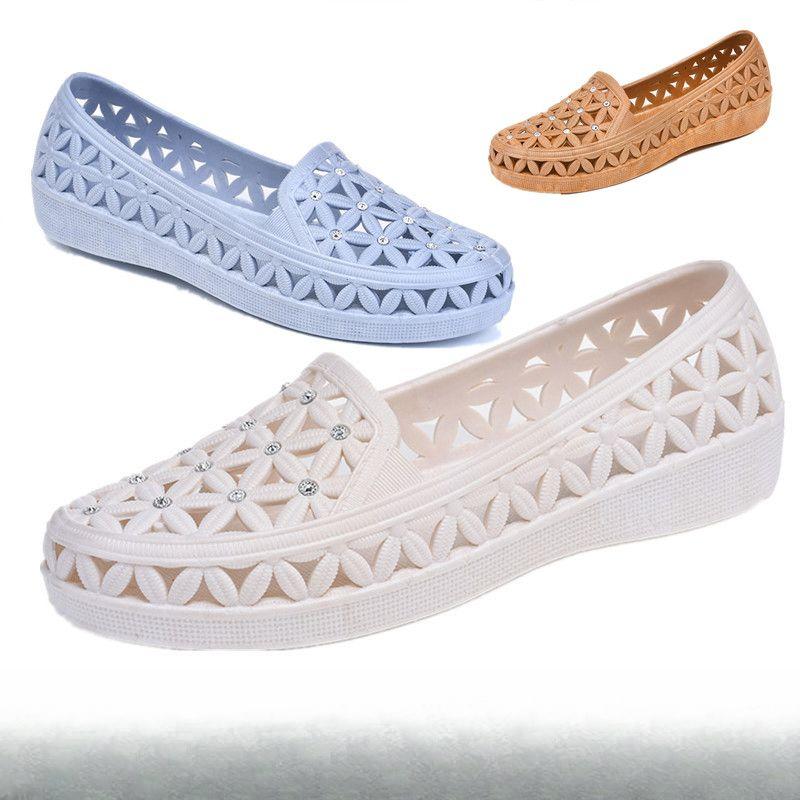 Nurse's Summer Thick Soled Women's Hole Sandals Comfortable Beach White Shoes Breathable and Non Slip Shoes