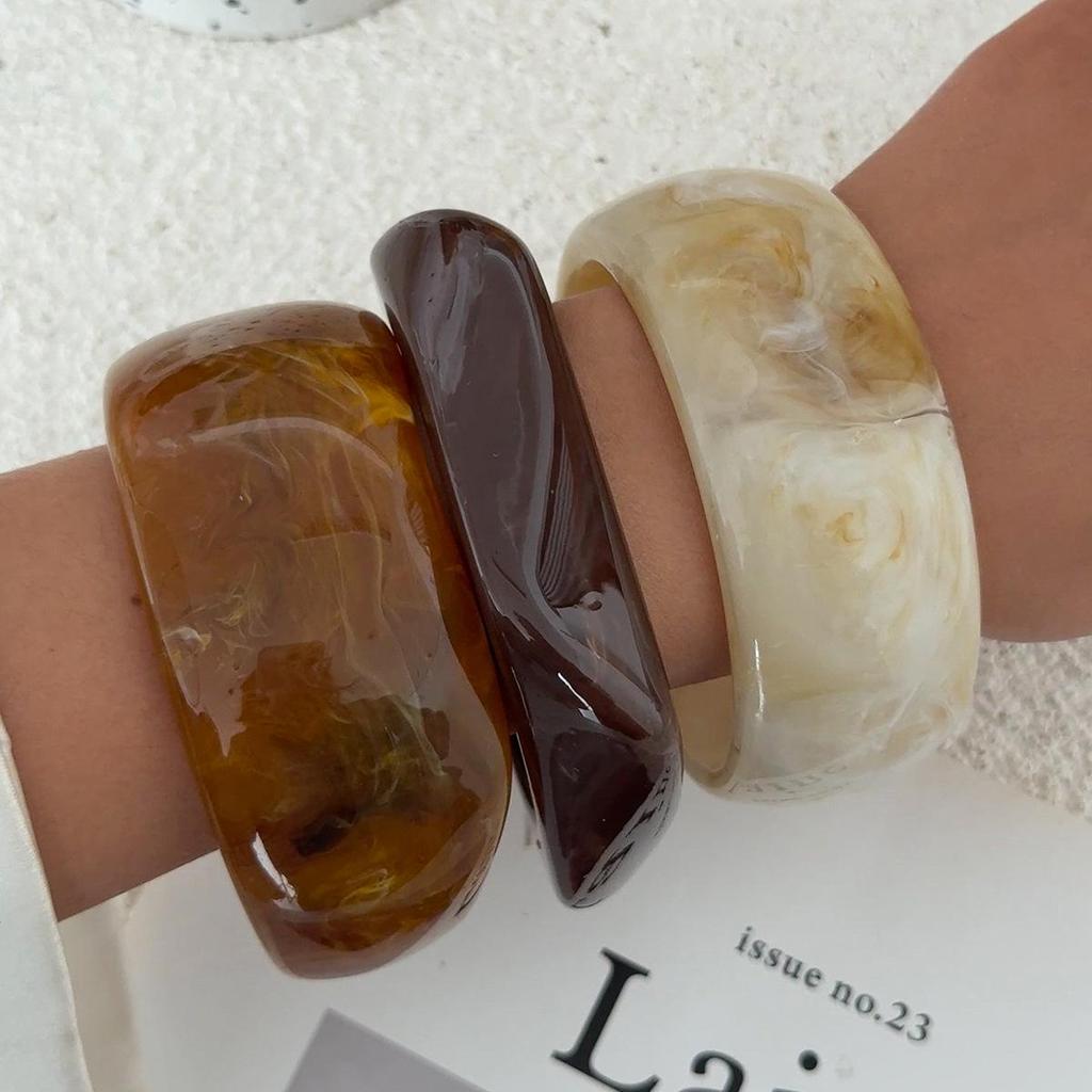 Autumn/Winter Retro Marbled Resin Bracelet - Irregular Wide Design