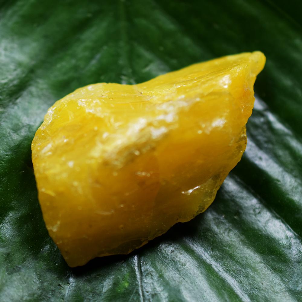 144,48 Karat Erdbestimmter Natürlicher Gelber Saphir Roh Unbearbeiteter Edelstein ZERTIFIZIERT