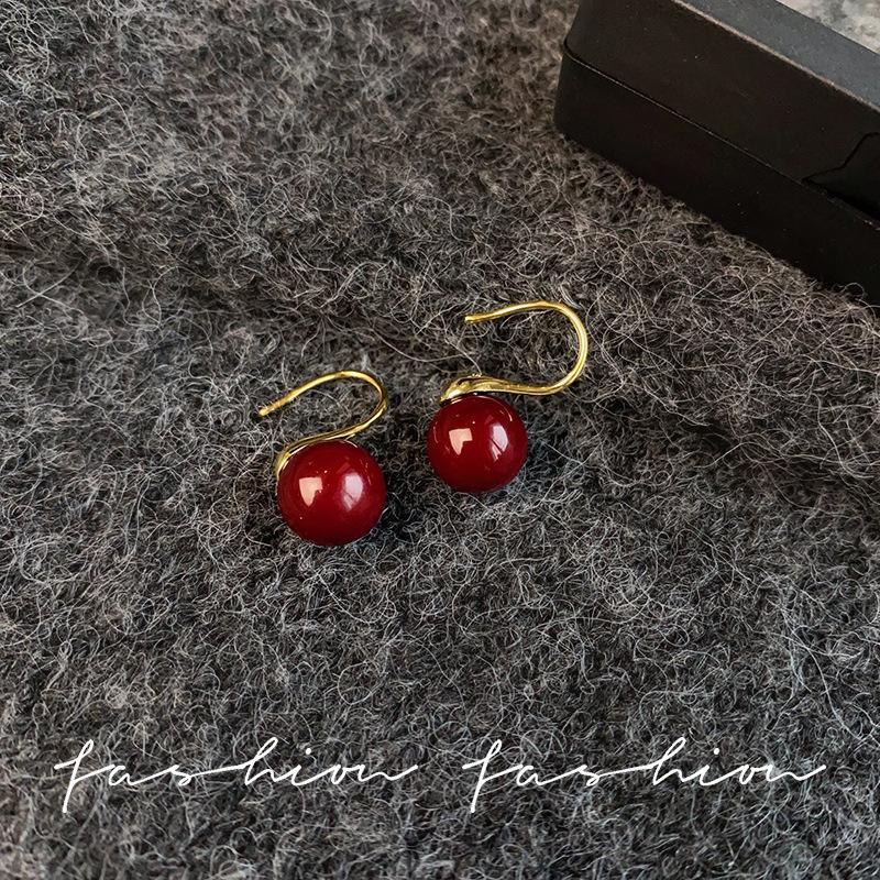 

burgundy steamed bread glass pearl stud earrings women s retro Hong Kong style temperament advanced sense earrings ear holes Tremella jewelry