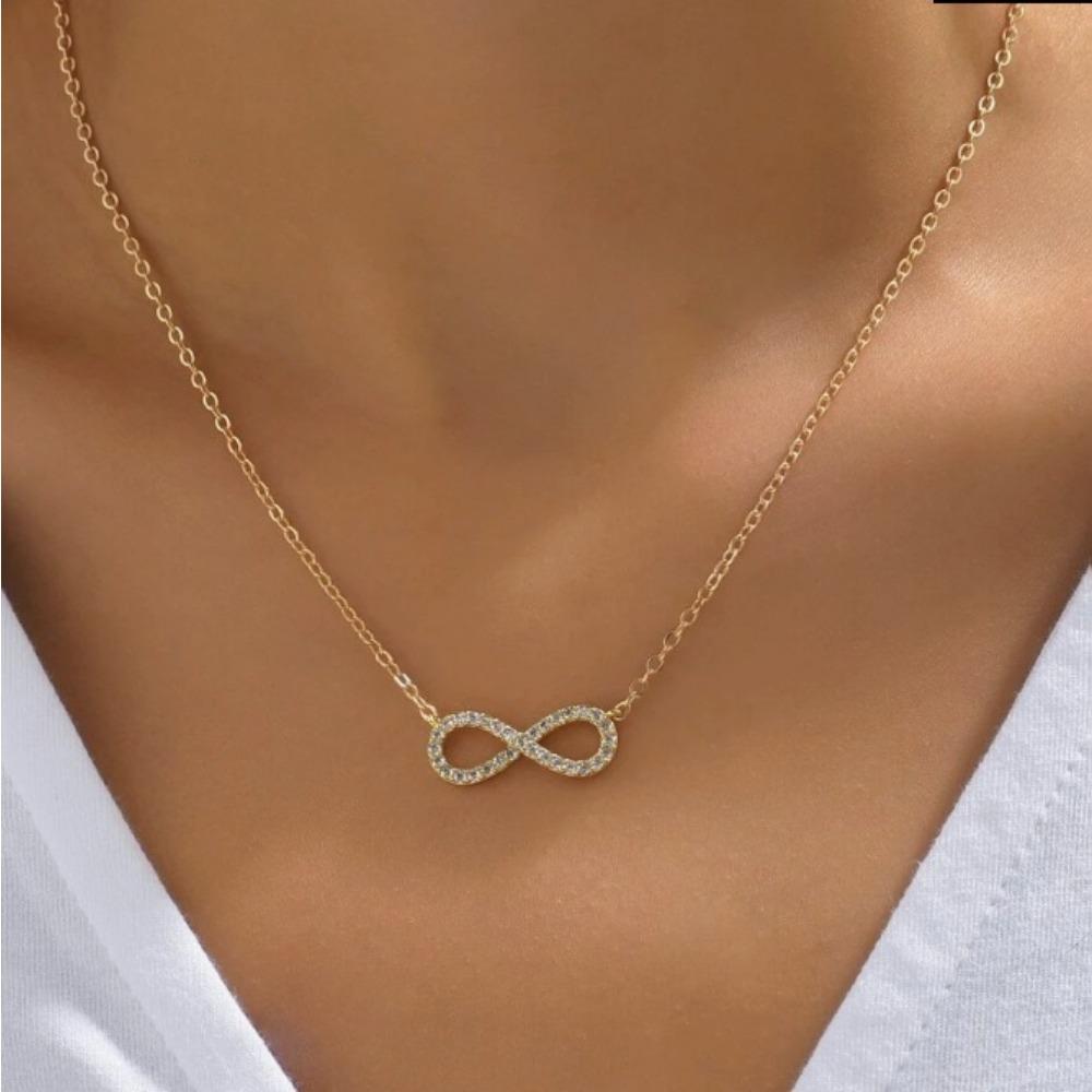 Fashion Figure 8 Pendant Necklace Female Simple Collarbone Chain Jewelry