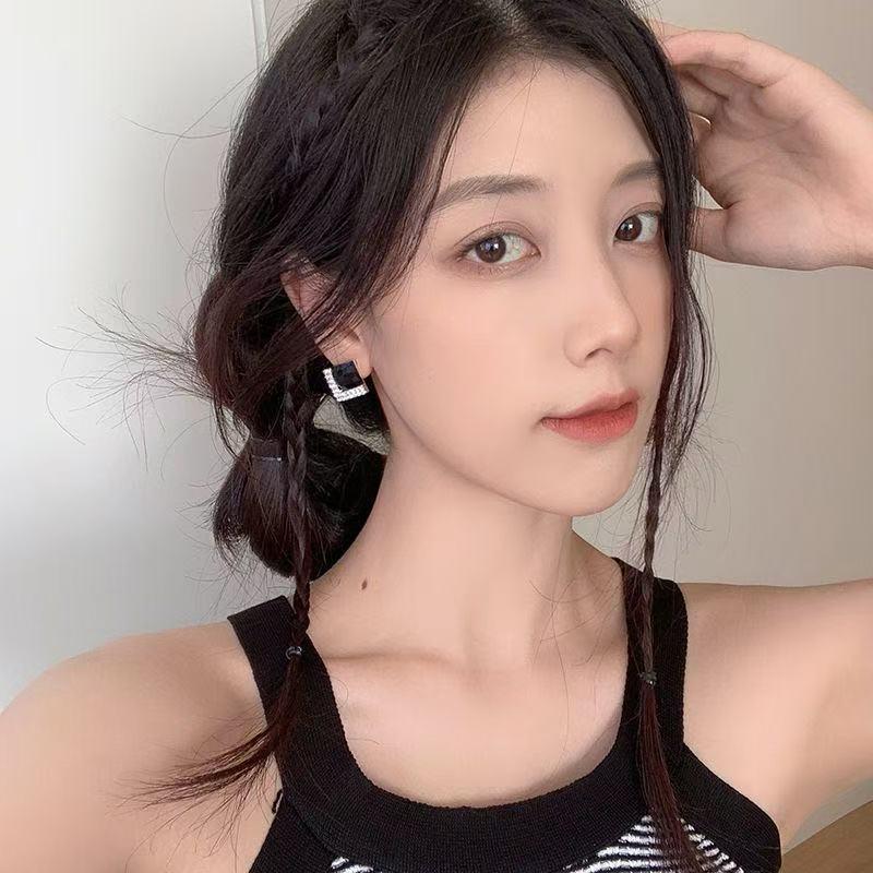 Elegant Geometric Black Rhombus Square Stud Earrings for Women