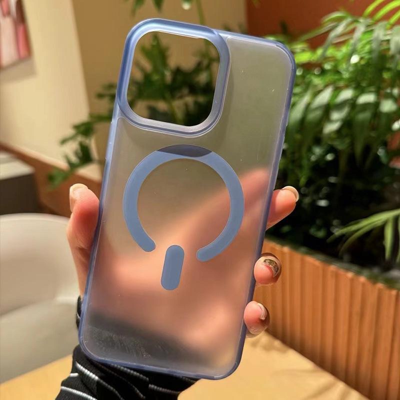 Applicable To IPhone16Pro Mobile Phone Case Matte Magnetic Large Hole 15 Semi-translucent Skin Feeling 13Pro Full-inclusive Hard Shell
