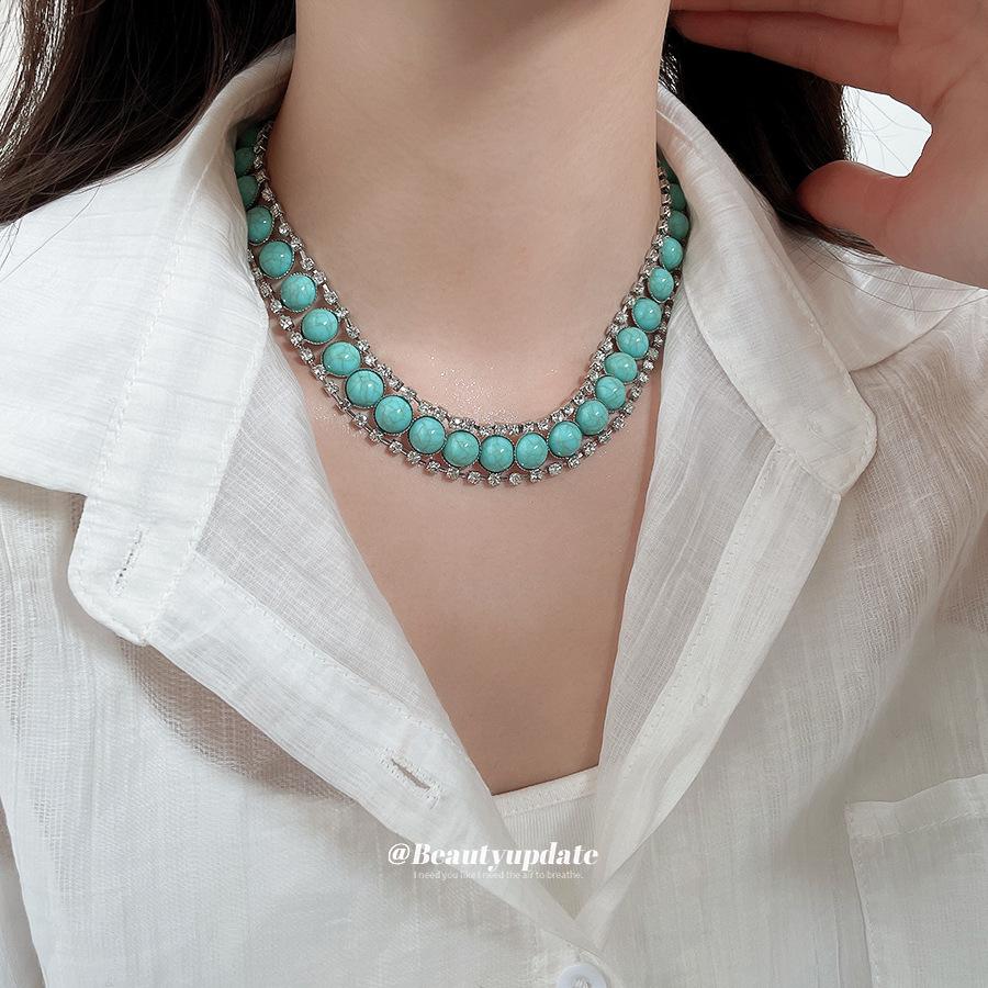 Retro Ethnic Style Inlaid Diamond Resin Necklace