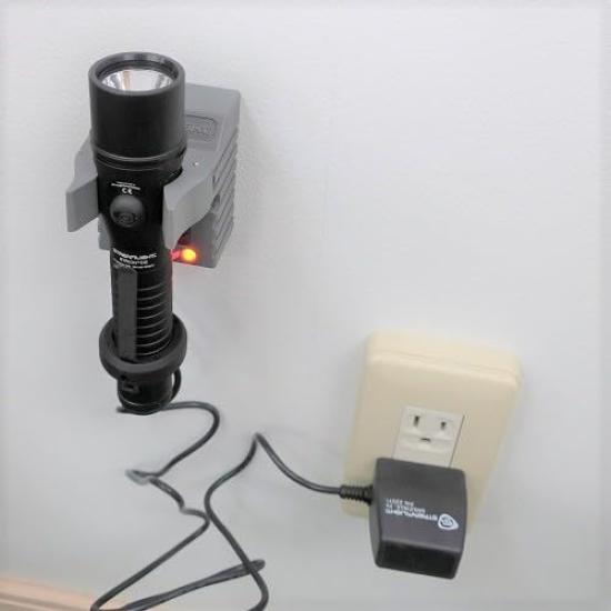 Esco Rechargeable Flashlight/LED (Black) EA758SG-71