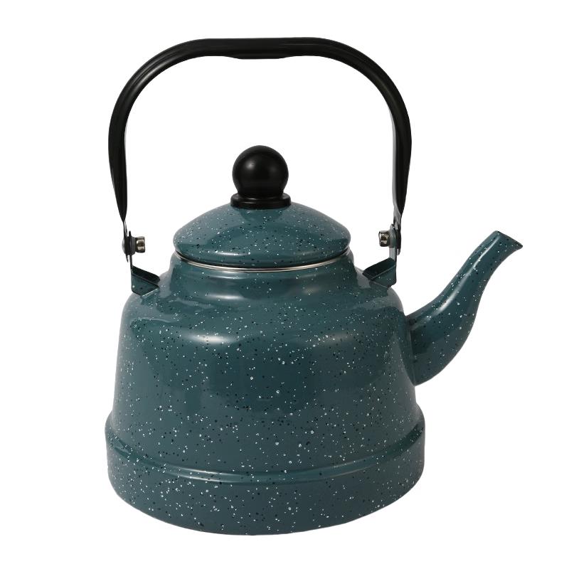 Ретро эмалированный чайник с деревянной ручкой