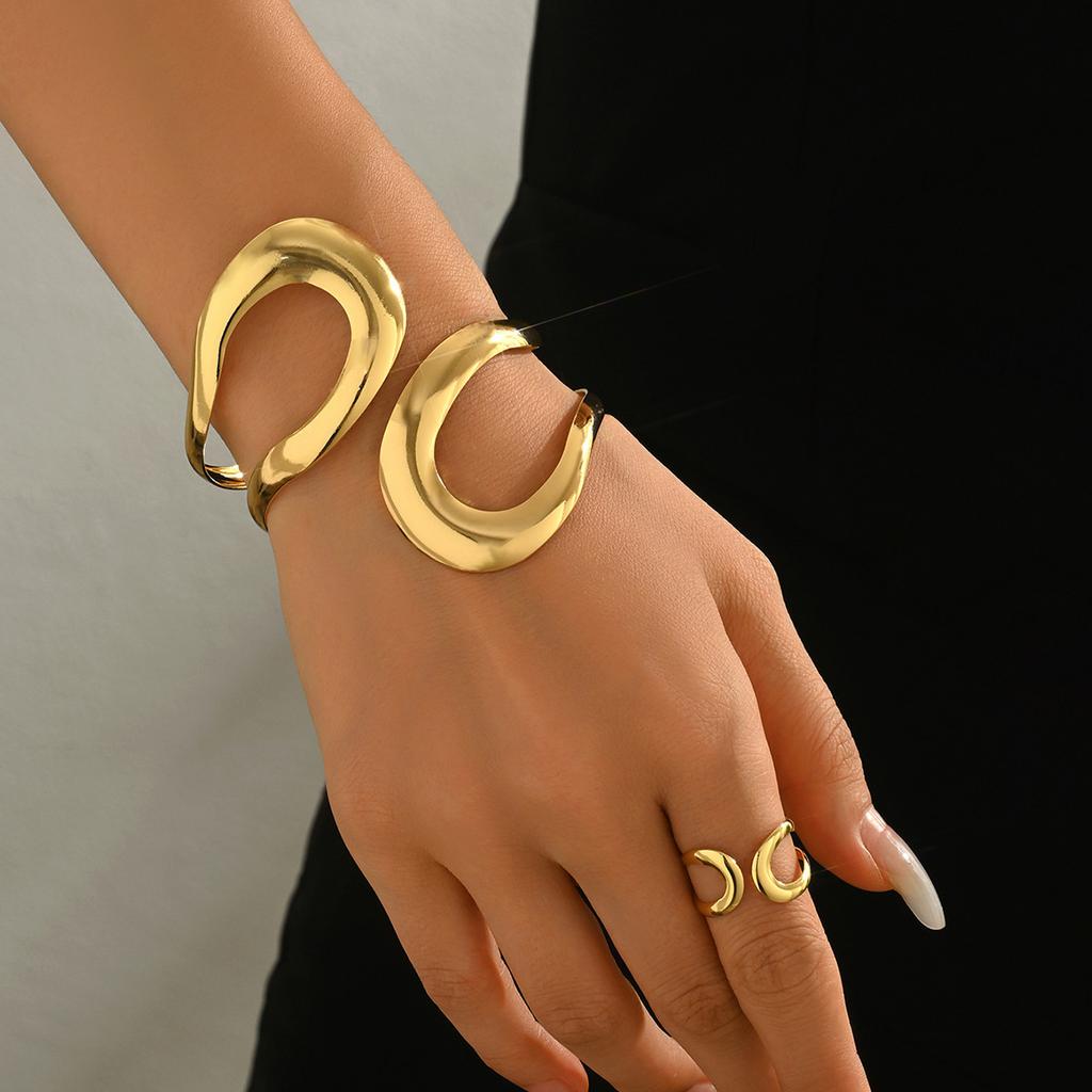 European and American Hot-selling Jewelry Personalized Hollow Smooth Metal Design Bracelet Ring Set Versatile Open Jewelry