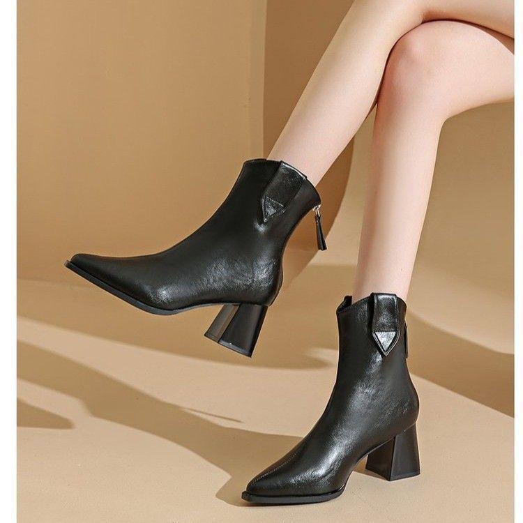 

Женские ботильоны на массивном каблуке с острым носком - Модные, стройнящие, осенне-зимние короткие ботинки 36