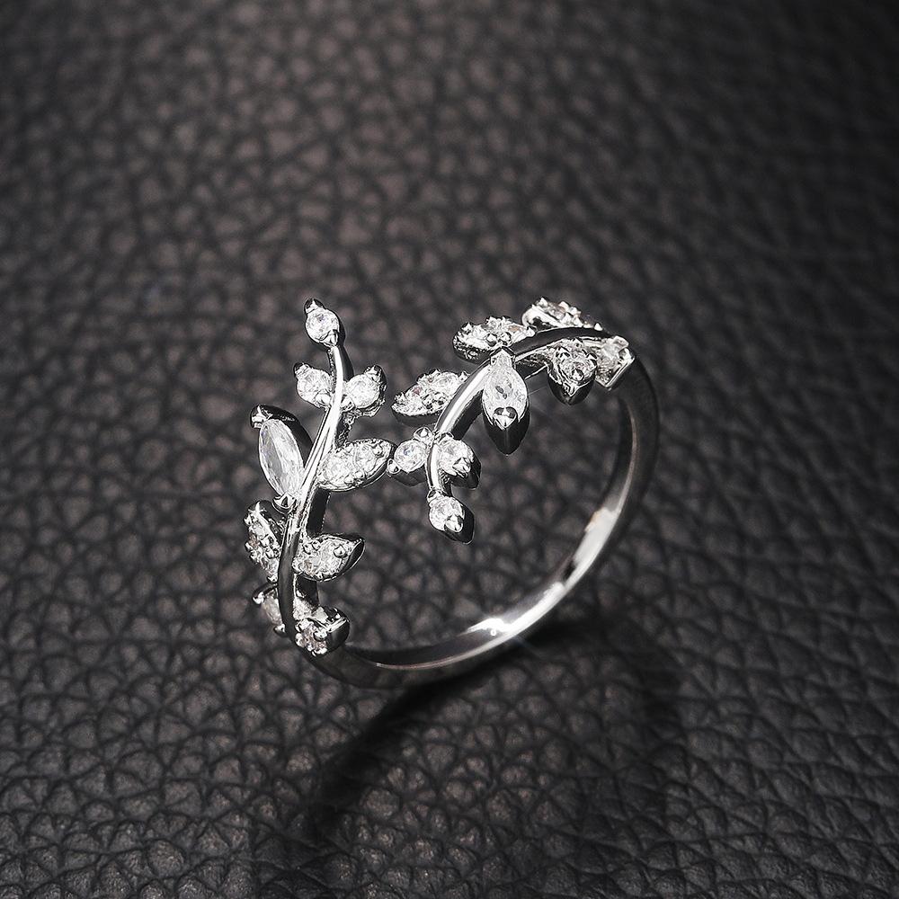 Stylish and Trendy Vine Style Ring, Elegant and Charming Ladies Ring, Ladies Ring Ornament