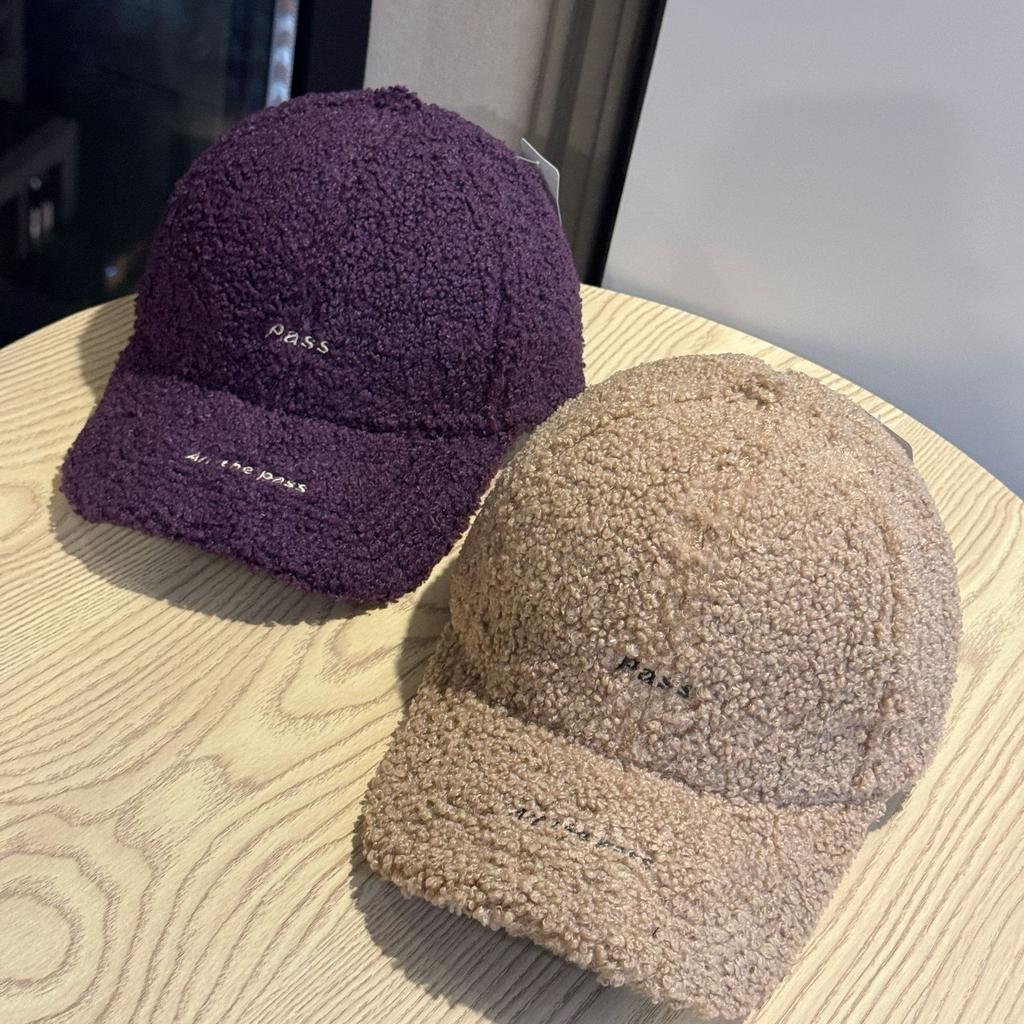 New Lamb Wool Hat for Women In Autumn and Winter Thickened Plush Peaked Cap Showing Face Small and Warm Japanese Style Big Head Baseball Cap