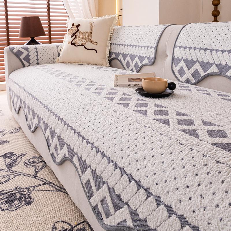 

Chenille Sofa Cushion Autumn and Winter New Retro Shaped Cushion Wear-resistant Anti Slip Warm and Comfortable Cover Cloth Towel 70X70cm серый