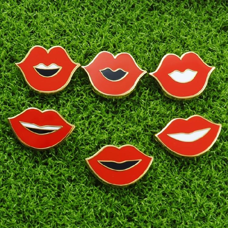 Fashion Enamel Pin Mouth Shaped Brooch Elegant Jackets Bag Backpack Badge Eye Catching Accessory for Trendsetters