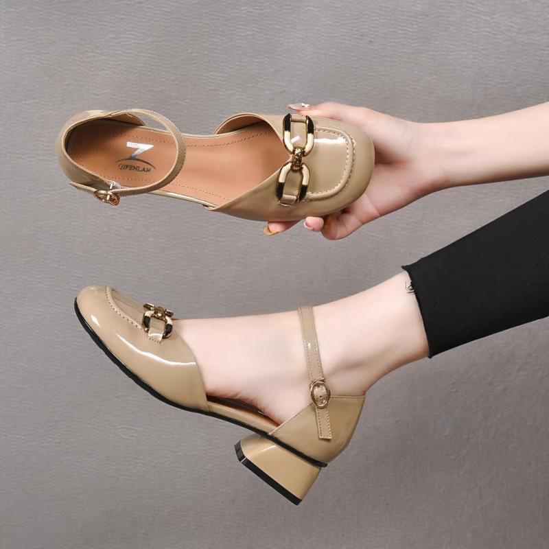 Fashion patent leather hollow sandals summer 2025 new Korean version women's shoes soft sole round head fashion shallow mouth single shoes women