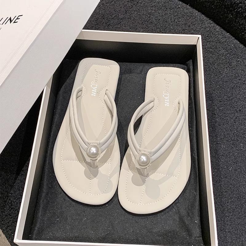 Flip-flops women's summer outer wear fashion year new non-slip flat bottom pinch feet seaside beach sandals