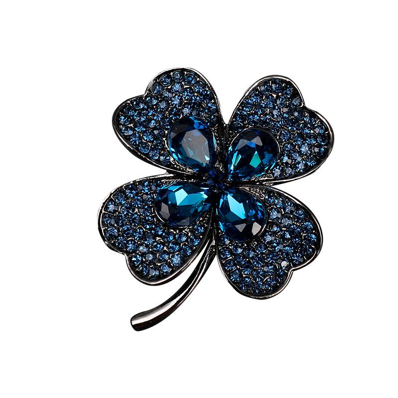 Korean High-end Crystal Four-Leaf Clover Brooch for Women's Suits and Niche Clothing
