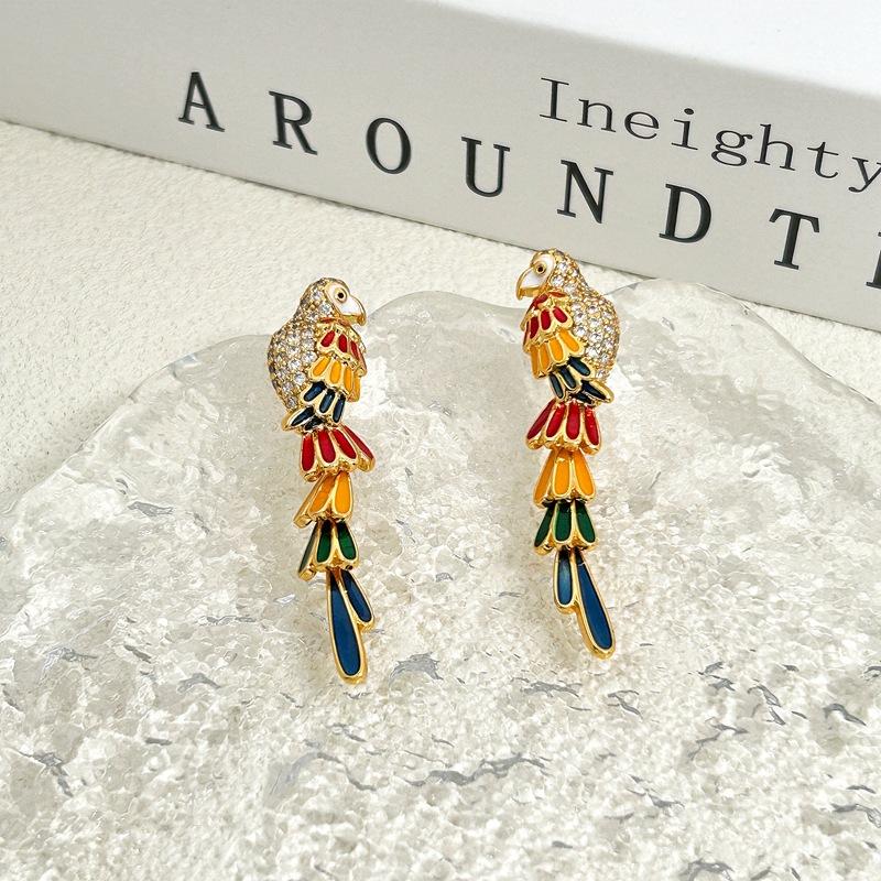 Electroplated Color Parrot Earrings Long Tassel Micro-Inlaid Zircon Earrings Medieval Vintage Stud Earrings Female разноцветный
