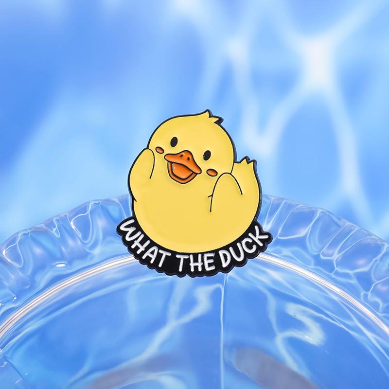 Delightful Cartoon Duck Brooch Colorful Gold Alloy Pin Perfect For Summer Accessories