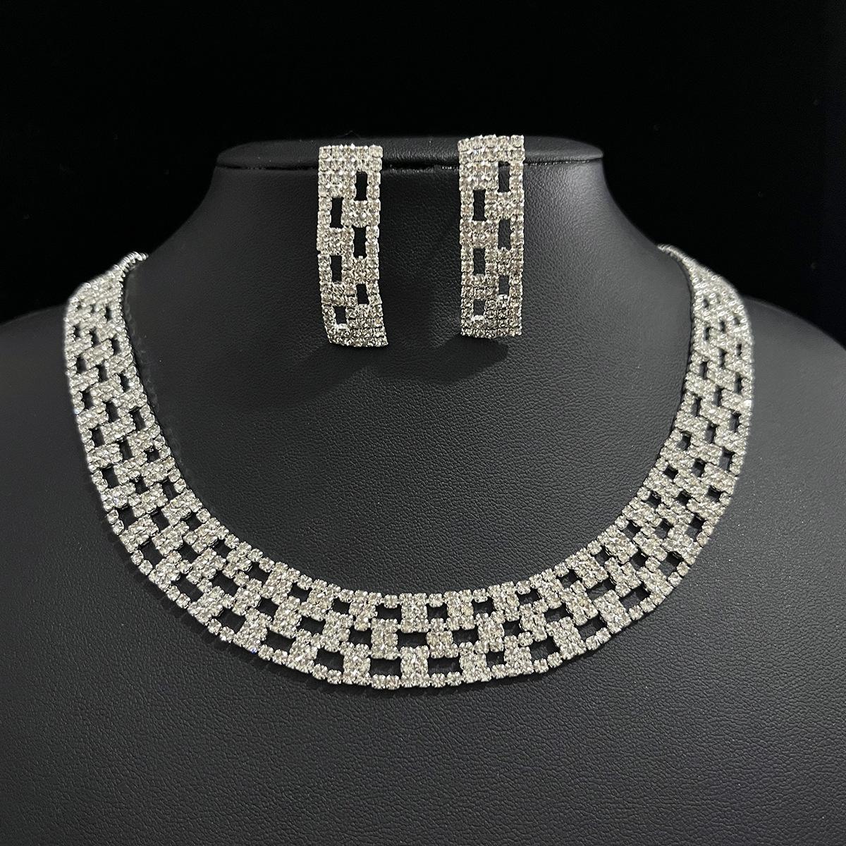 

Новые ювелирные изделия, роскошные женские серьги-колье с полыми бриллиантами для свадебного ужина и вечеринки, комплект из двух предметов белый