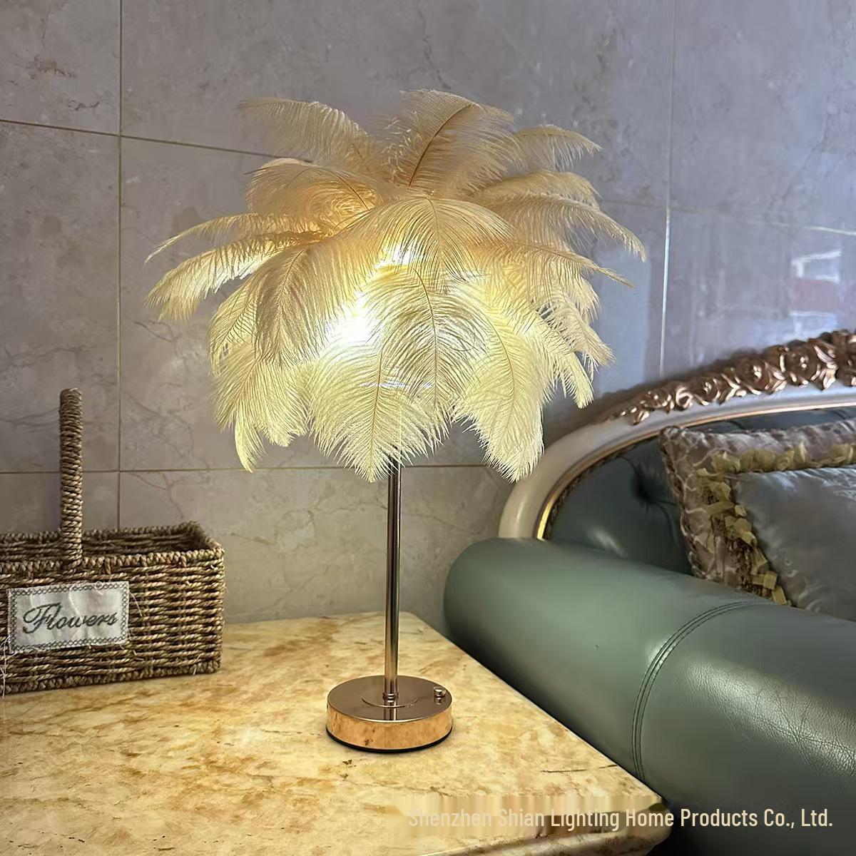 

Нічна лампа зі страусиним пером, що заряджається через USB - тепле, атмосферне освітлення для спальні USB Cord Three-Color Dimmable