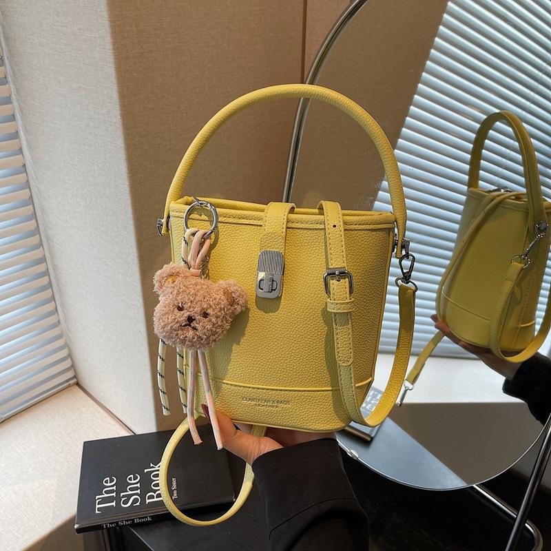 Handbag Women's New Trendy Fashion Versatile Premium Shoulder Bag Crossbody Bucket Bag