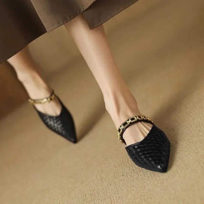 Women's Shallow Mouth Solid Color Pointed Toe Metal Decoration Design Casual Loafers Outdoor Fashion Mid-Heel Sandals