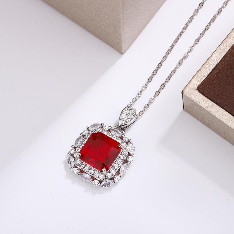 Simulation Copper Bottom Main Stone Color Treasure Set Women'S Light Luxury Necklace Gold-Plated Wind Simple Artificial Crystal Commute