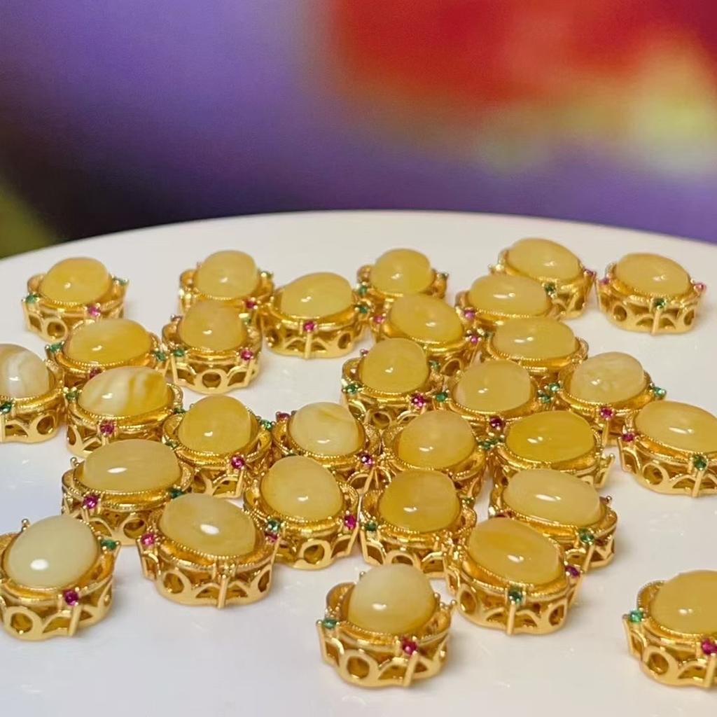 5Pcs, Energy Natural Stone Pendant with Gold Trim Accents, Stylish Handcrafted Yellow Gemstone Charms for DIY Necklace Accessories, Jewelry Making