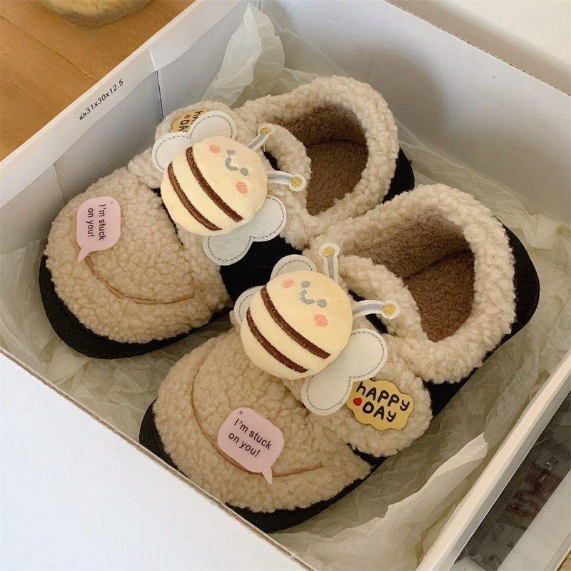 2025 new Internet celebrity cute little bee warm cotton shoes women's versatile parent-child non-slip outer wear love bean shoes winter