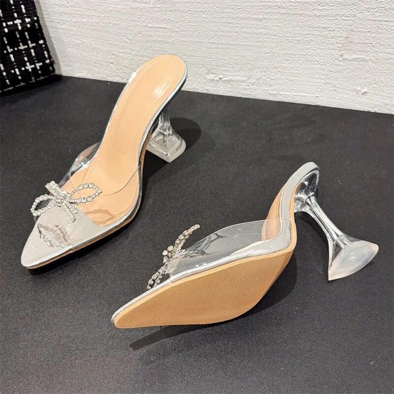 

Aneikeh Летние пикантные женские тапочки с острым носком и узлом-бабочкой, прозрачные босоножки на каблуке, пикантные вечерние шлепанцы 35 серебряный