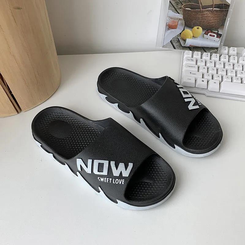 

Мужские летние тапочки, противоскользящие домашние тапочки на плоской подошве для ванной комнаты, женские однотонные тапочки на мягкой подошве с буквенным принтом 36-37 чёрный