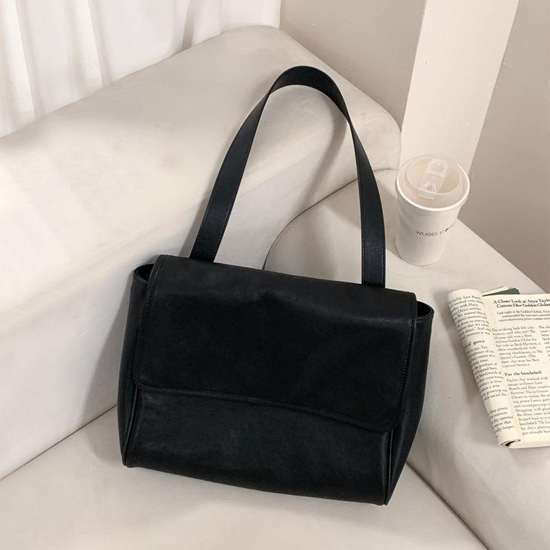 Vegetable Tanned Cowhide Mailman Bag Women's Minimalist One-shoulder Briefcase Commuter Large Capacity Genuine Leather Women's Bag