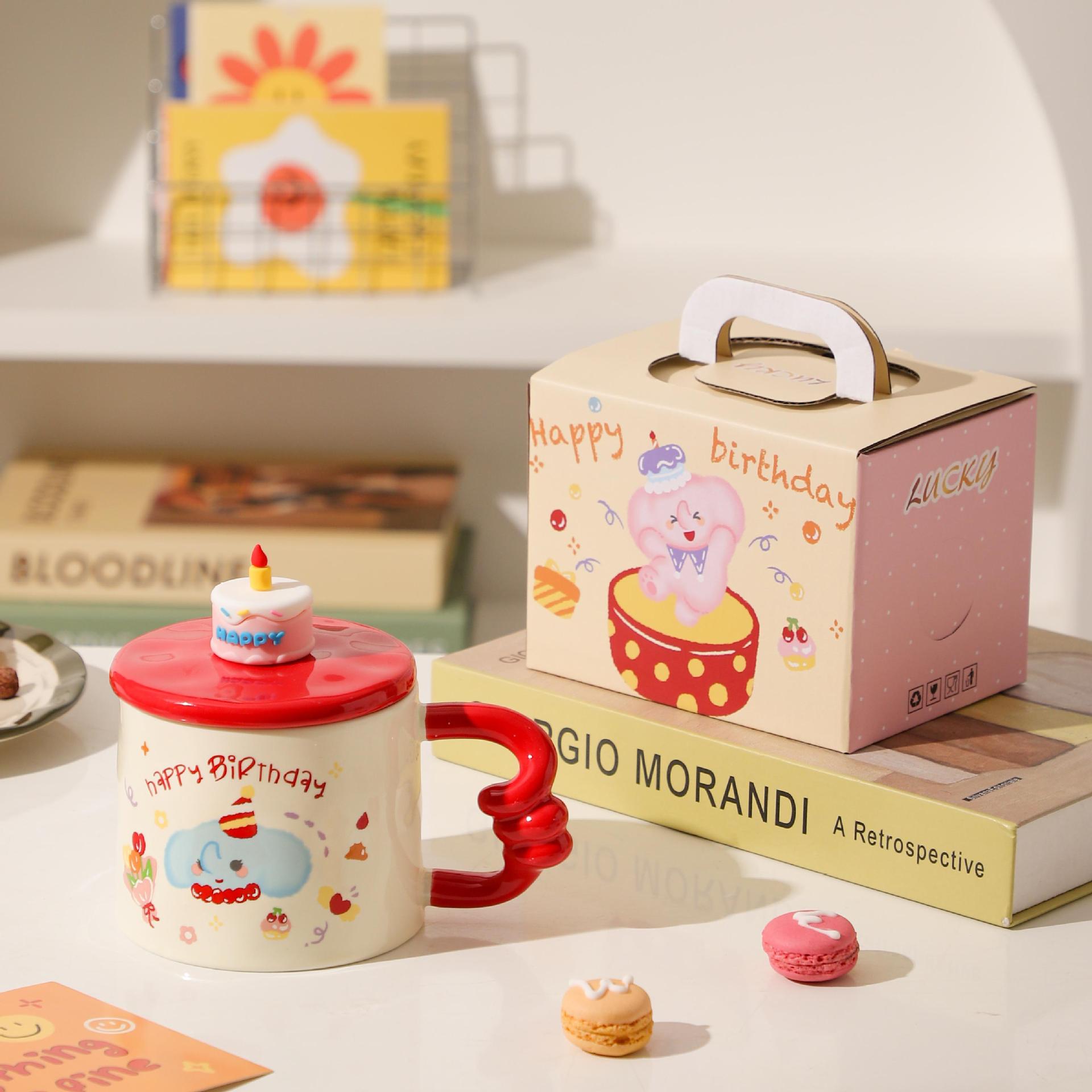 

Мультяшная керамическая чашка с крышкой, кружка высокой ценности, милая девчачья, чашка для воды, сувенирная подарочная чашка, студенческая чашка для питьевой воды 400ml