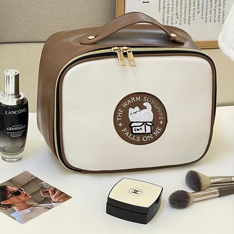 Large Capacity Cute Makeup & Toiletry Bag - Portable, Waterproof, High-End Skincare Storage